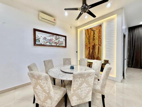 Villa with Pool, Karaoke, Snooker Villa with Pool, Karaoke, Snooker