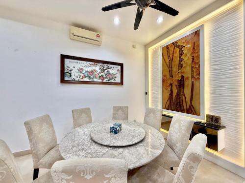 Villa with Pool, Karaoke, Snooker Villa with Pool, Karaoke, Snooker