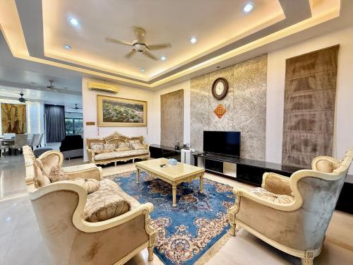 Villa with Pool, Karaoke, Snooker Villa with Pool, Karaoke, Snooker