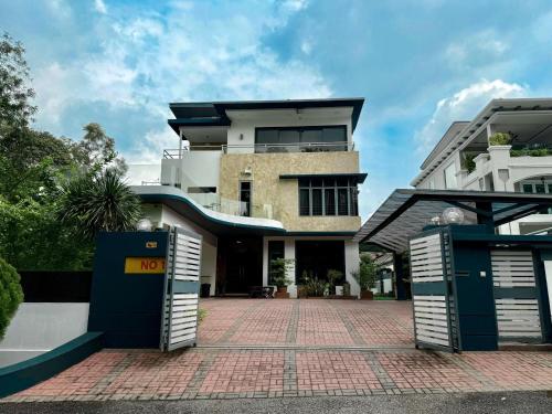 Villa with Pool, Karaoke, Snooker Villa with Pool, Karaoke, Snooker