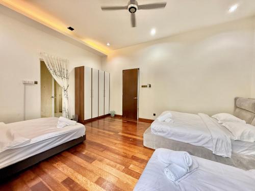 Villa with Pool, Karaoke, Snooker Villa with Pool, Karaoke, Snooker