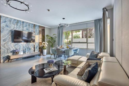 Frank Porter - Marina Quays East Tower, Dubai