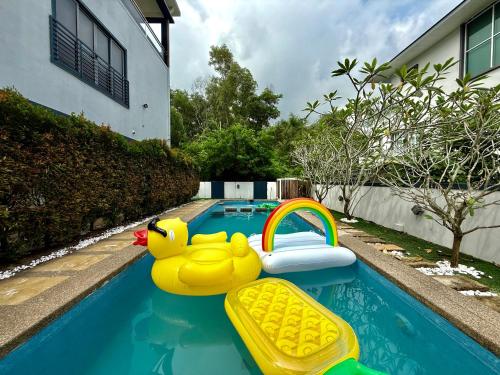 Villa with Pool, Karaoke, Snooker Villa with Pool, Karaoke, Snooker