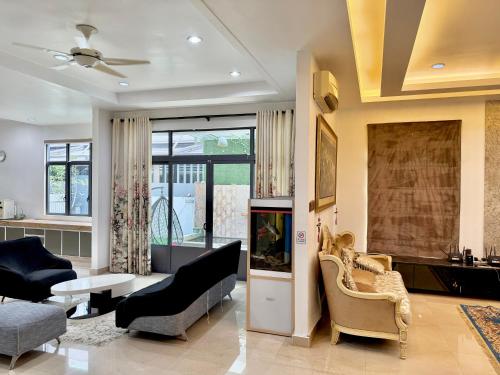 Villa with Pool, Karaoke, Snooker Villa with Pool, Karaoke, Snooker