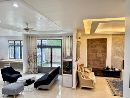 Villa with Pool, Karaoke, Snooker Villa with Pool, Karaoke, Snooker