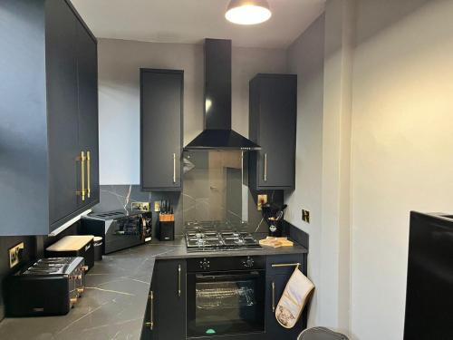 Panmure by CENTRAL SERVICED APARTMENTS - 2 Double Bedrooms - Monifieth - Sleeps 4 - Modern & Unique  in Monifieth