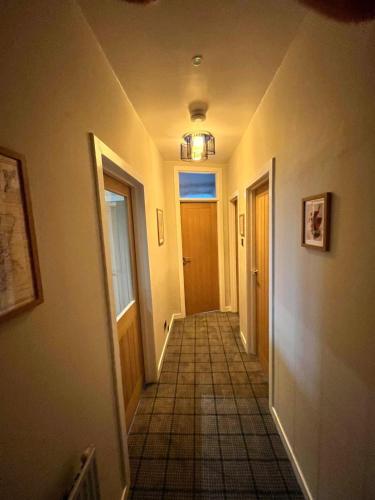 Panmure by CENTRAL SERVICED APARTMENTS - 2 Double Bedrooms - Monifieth - Sleeps 4 - Modern & Unique  in Monifieth