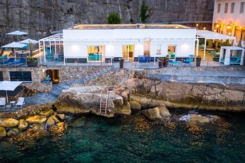 My Exclusive Italy - Beachfront Villa Sorrento & private sea access