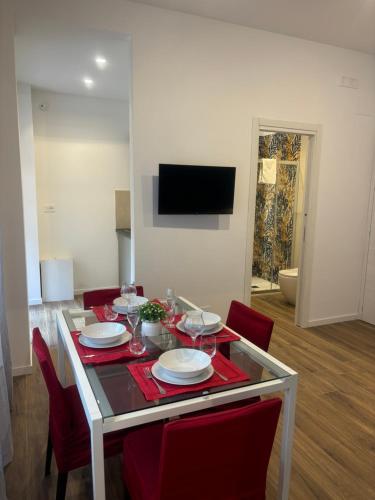 My Rhome Apart 1, Rom