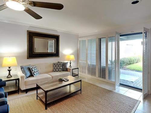 Surf Villa 626 1 Bedroom Beach Front WiFi Sleeps 4 - image 11