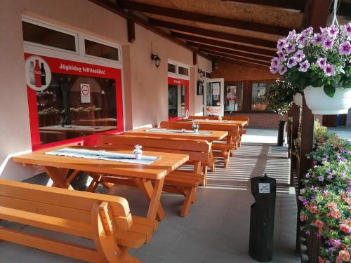 Balcony/terrace, Kettos Csarda Szallashely Bocfolde in Zalaegerszeg