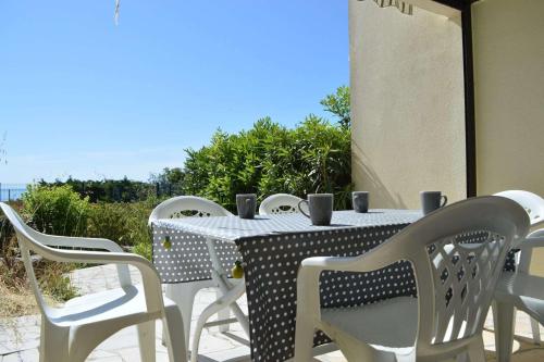 SP310-127 Appt T2 cabine 4 couchages SAINT PIERRE LA MER