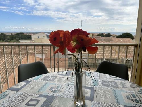 One-Bedroom Apartment room in SP300-133 Appartement 2 pièces SAINT PIERRE LA MER