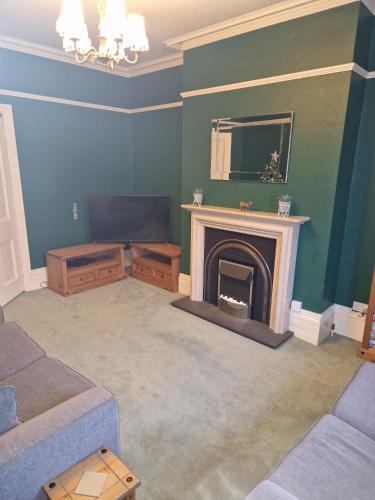 Hereford - Falcon House - Spacious 5 Bedroom House With Games Room - Sleeps 14 Guests - Great Property For Family & Friends Gathering Together - Hosted by RENTMYHOUSE, Hereford (zdjęcie 2)