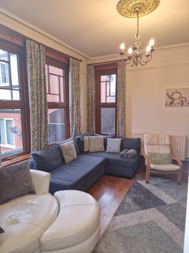 Hereford - Falcon House - Spacious 5 Bedroom House With Games Room - Sleeps 14 Guests - Great Property For Family & Friends Gathering Together - Hosted by RENTMYHOUSE, Hereford (zdjęcie 5)