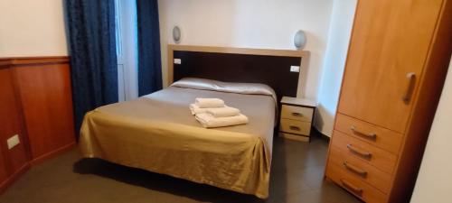 Chambre individuelle, large