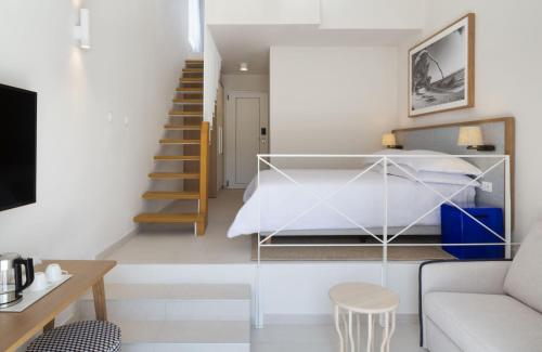 4 twin beds, 1 sofa bed