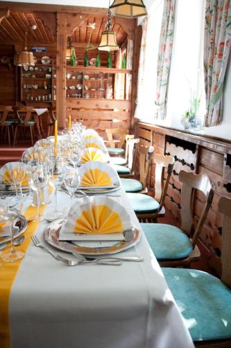 Banquet hall, Haus Schlesien in Konigswinter