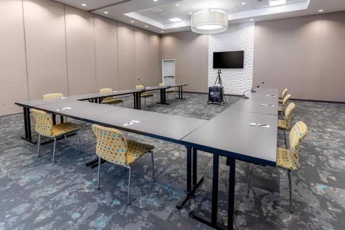 Aloft Jacksonville Tapestry Park - image 8