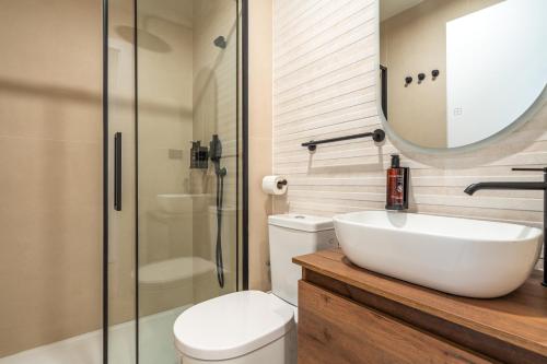 Three-Bedroom Apartment image 6