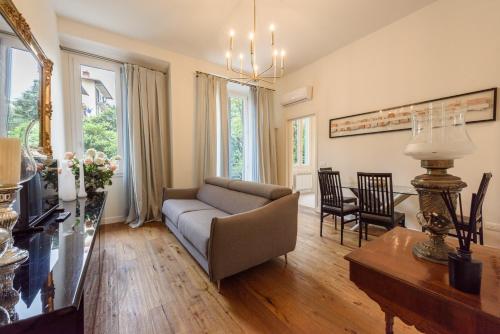 Silvy & Paul apartment by MMega, Florence