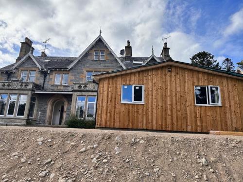 Forces Manor, Highland