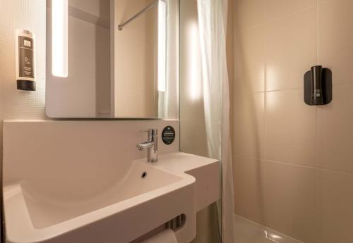 B&B Hôtel Evreux - image 9