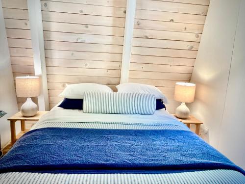 Modern and Private Cabin in the Woods Modern and Private Cabin in the Woods