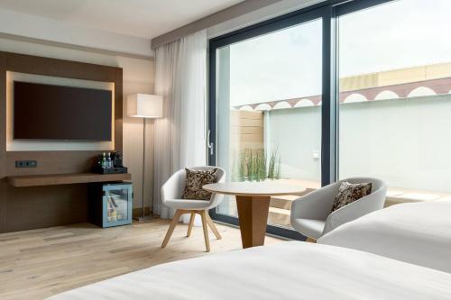AC Hotel by Marriott Wroclaw - image 11