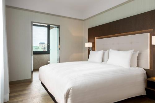 AC Hotel by Marriott Wroclaw - image 8
