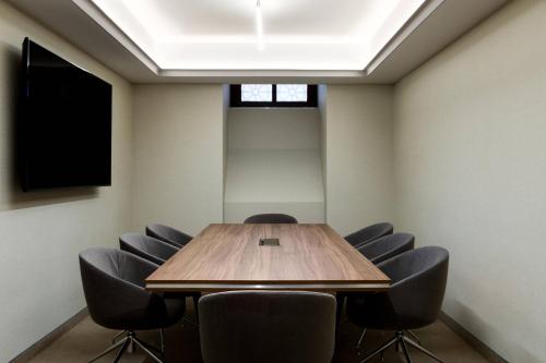 AC Hotel by Marriott Wroclaw - image 10