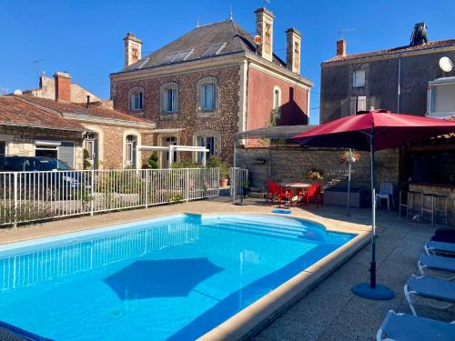 La Villa des Roses Gîte Chambres d'hôtes Piscine chauffée chambre d'hôte Luçon