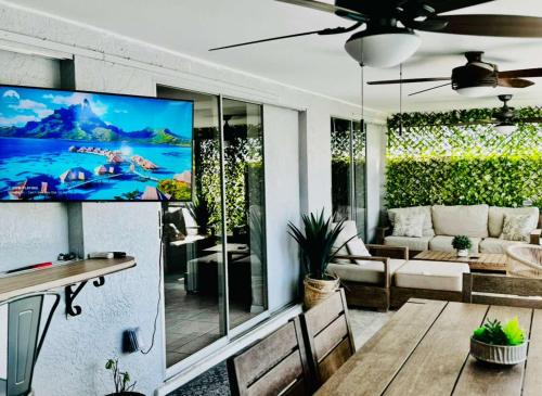Hidden Secret Waterfront Retreat in เคปคอรัล (FL)