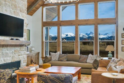 Luxe Tetonia Home with Tetons View, Close to Skiing! Luxe Tetonia Home with Tetons View, Close to Skiing!