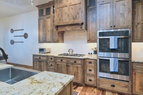 Luxe Tetonia Home with Tetons View, Close to Skiing! Luxe Tetonia Home with Tetons View, Close to Skiing!