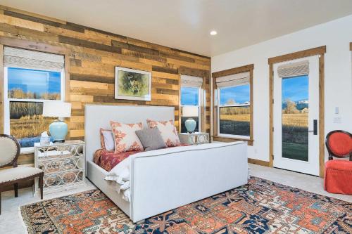 Luxe Tetonia Home with Tetons View, Close to Skiing! Luxe Tetonia Home with Tetons View, Close to Skiing!