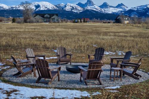 Luxe Tetonia Home with Tetons View, Close to Skiing! Luxe Tetonia Home with Tetons View, Close to Skiing!