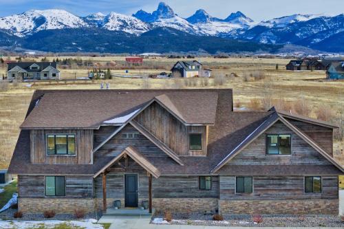Luxe Tetonia Home with Tetons View, Close to Skiing! Luxe Tetonia Home with Tetons View, Close to Skiing!