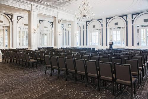 Renaissance Albany Hotel - image 14