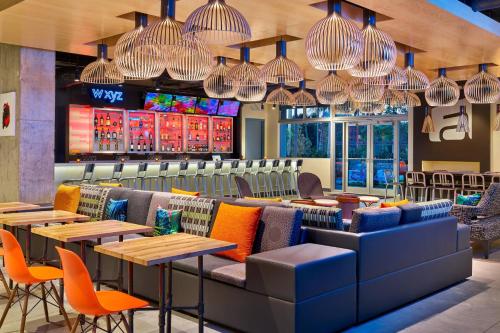 Aloft Miami Airport - image 9