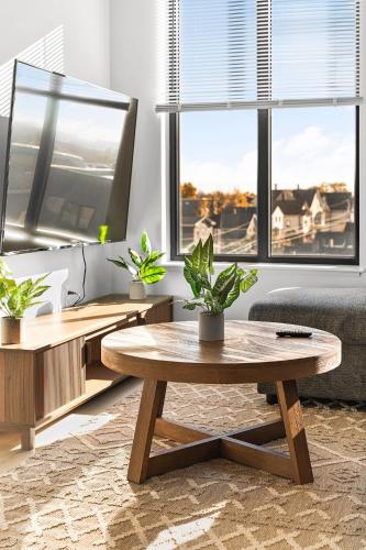 Furnished Luxury Apartment Close to Boston thumb 3