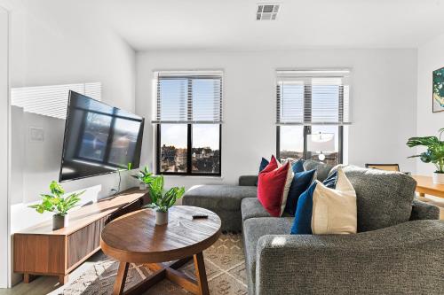 Furnished Luxury Apartment Close to Boston thumb 4