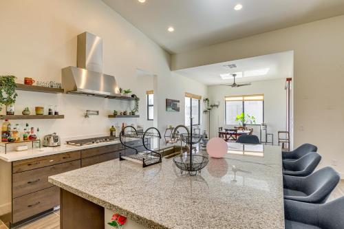 Mtn Views, Pool and Hot Tub Phoenix Oasis in South Mountain Village