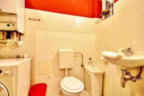 Apartment image 7