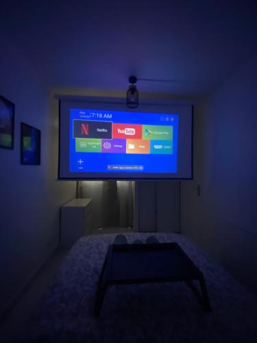 Appartement 2 pièces avec Projecteur à 100m du métro 4
