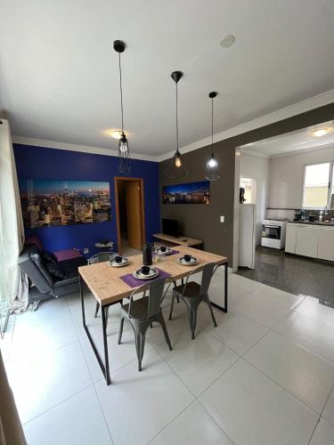 3 bedrooms, 7 beds