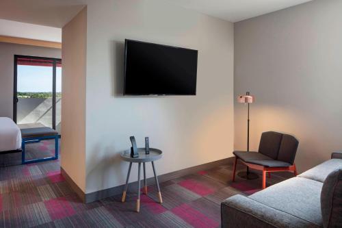 Aloft Coral Gables - image 2