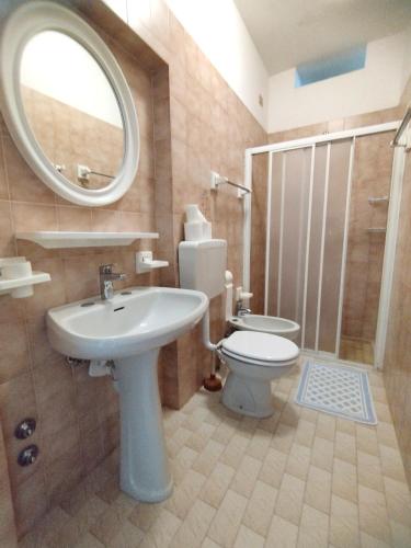 One-Bedroom Apartment (4 Adults) - No Sea View image 8