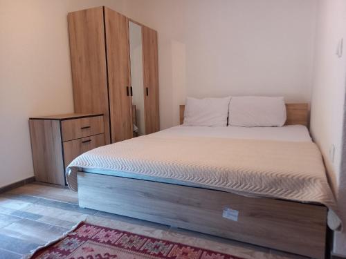 Deluxe Double Room (2 Adults + 1 Child)