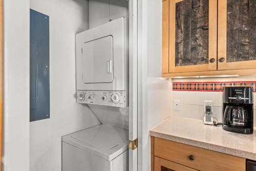 Chateau Eau Claire Unit 1 - image 9